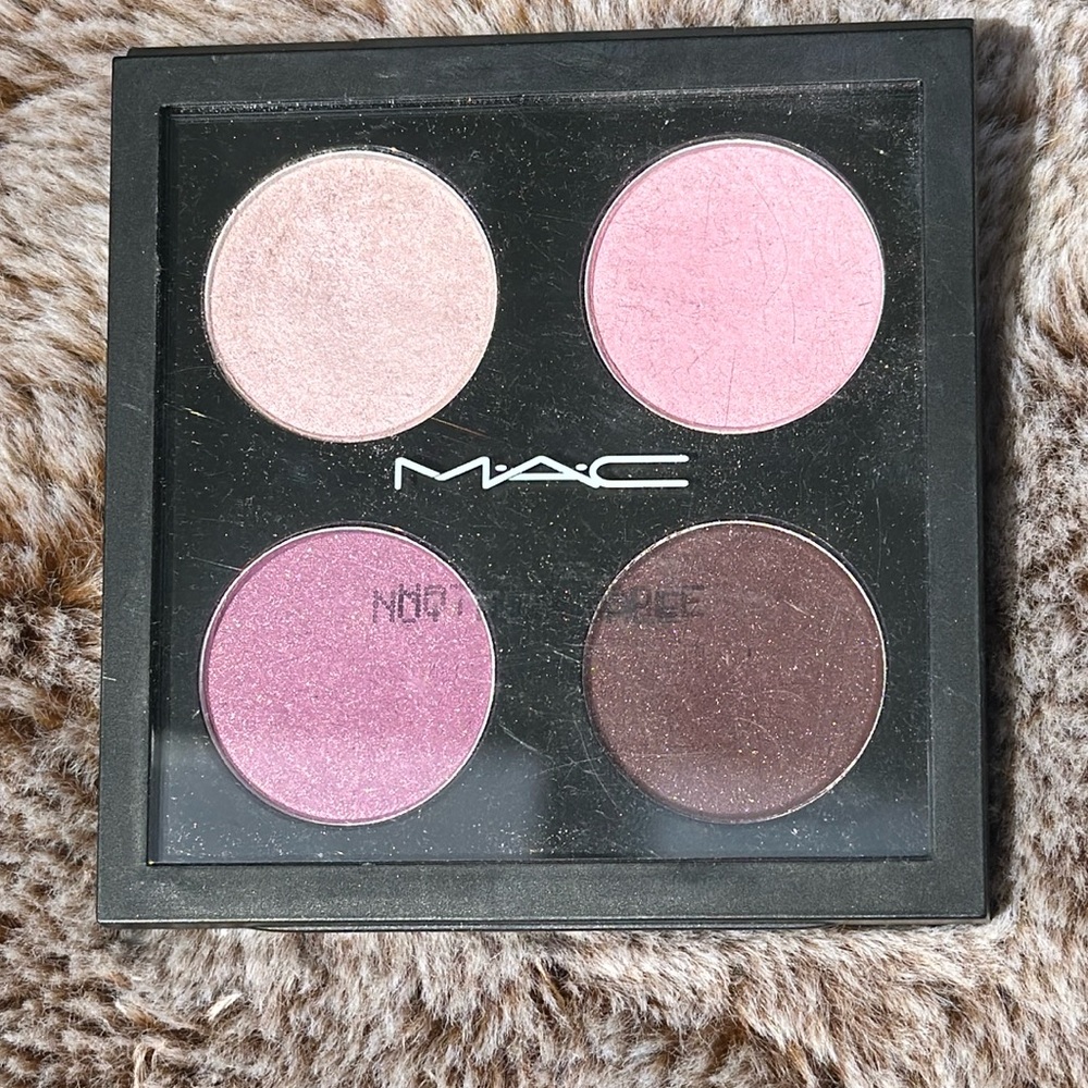 MAC quad eye shadows - Defiance